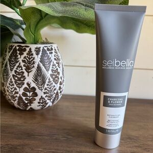 Sei Bella Melaleuca Skincare Charcoal and Flower Refining Cleanser